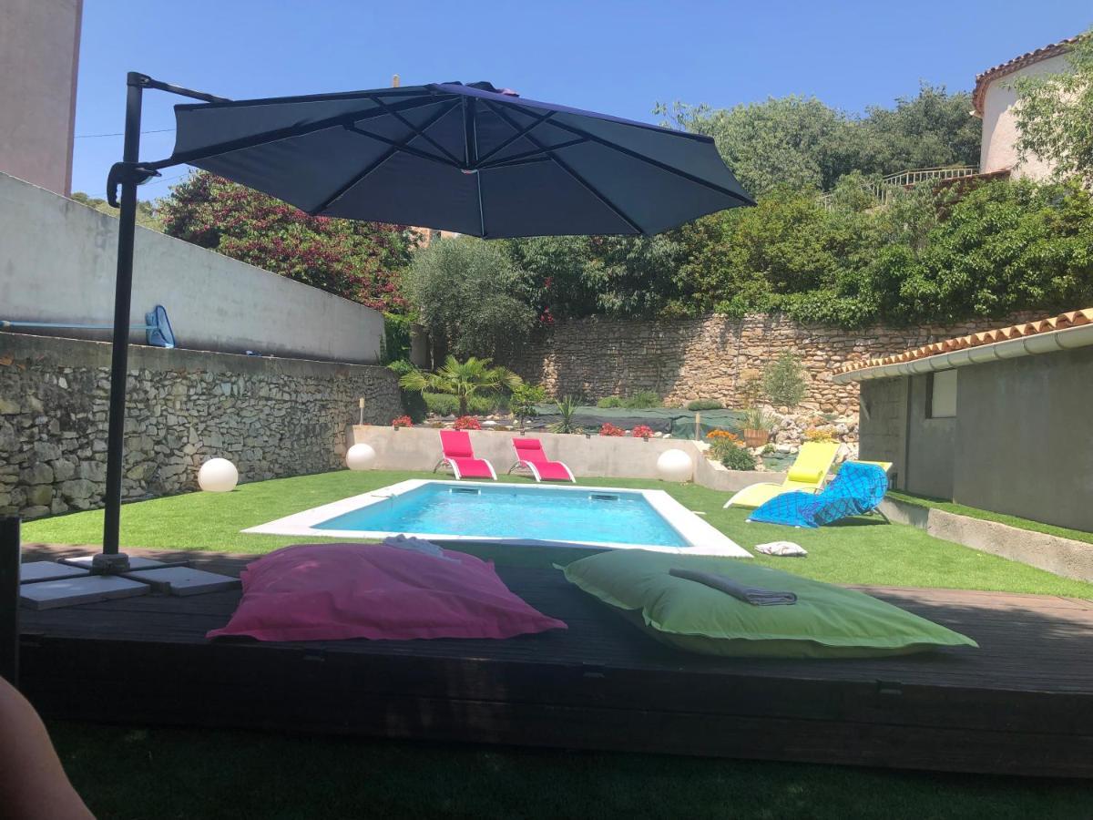 Villa avec piscine privée Nîmes Extérieur photo
