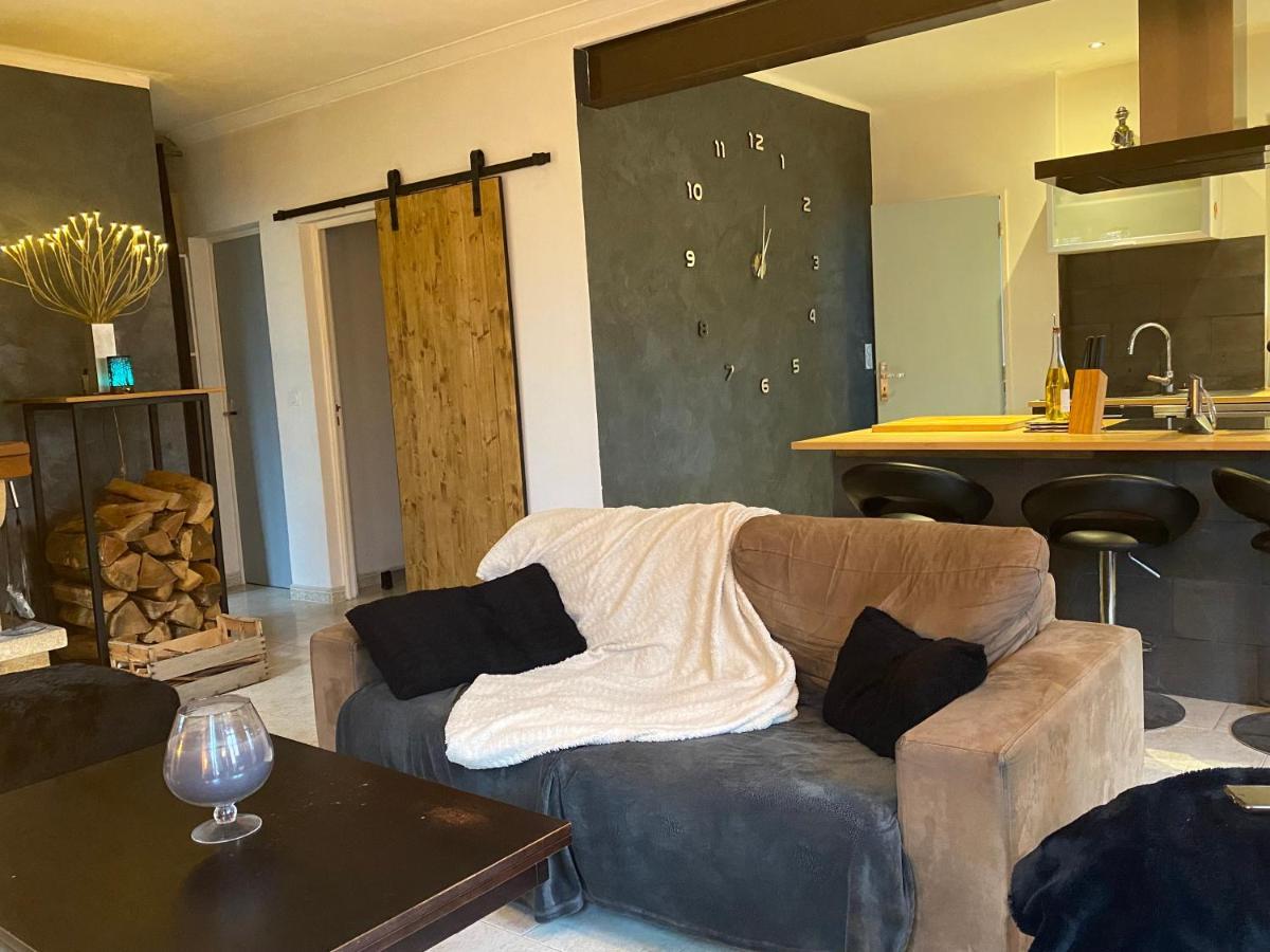 Villa avec piscine privée Nîmes Extérieur photo