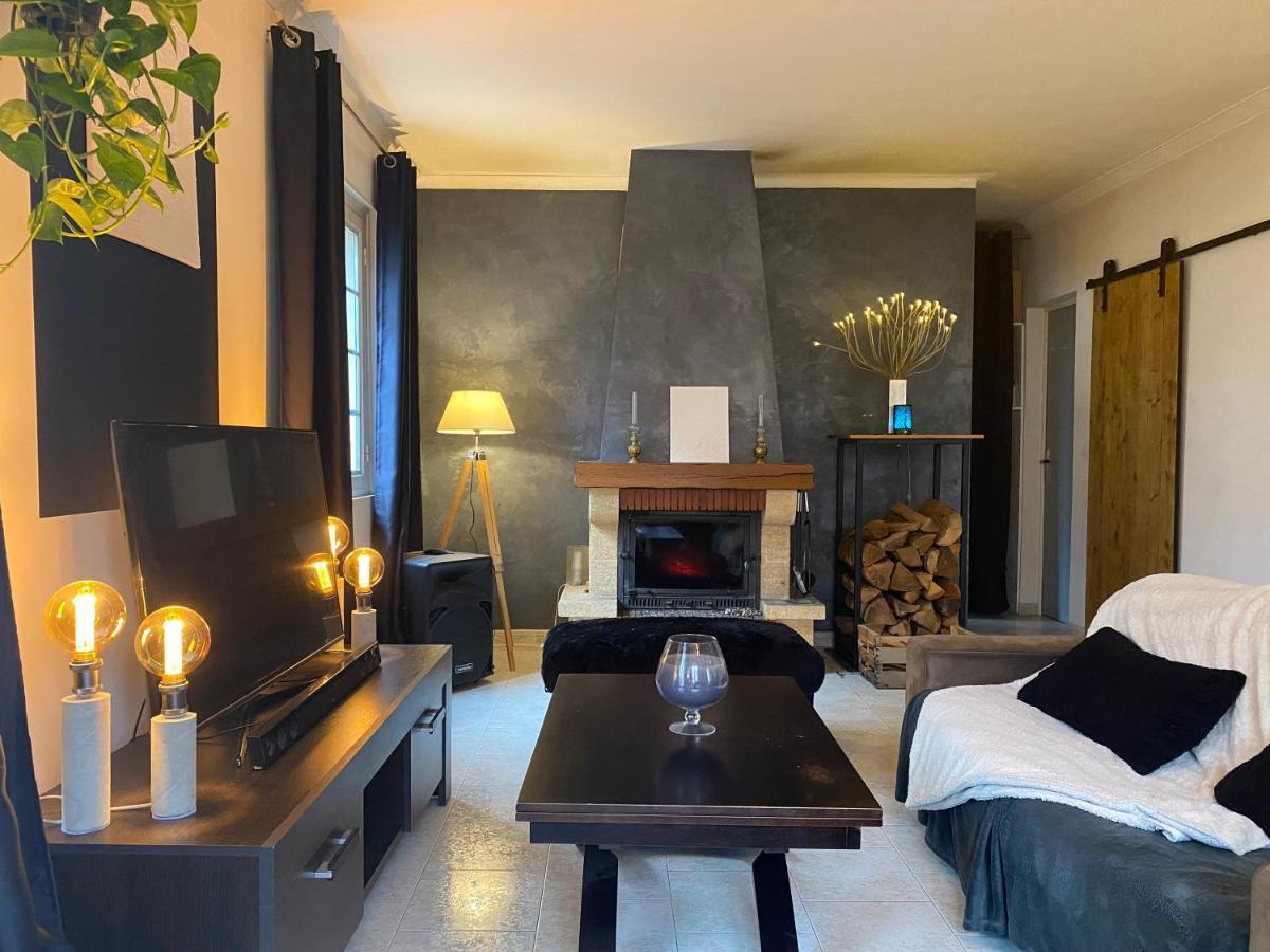 Villa avec piscine privée Nîmes Extérieur photo